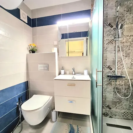 Two-floor Sunny In Centre Apartment