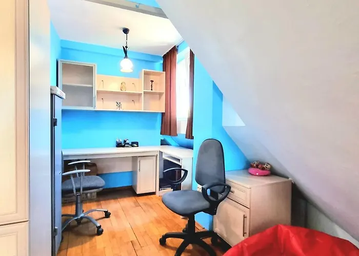 Two-floor Sunny In Centre Appartement