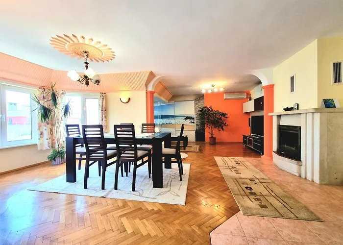 Two-floor Sunny In Centre Appartement Burgas