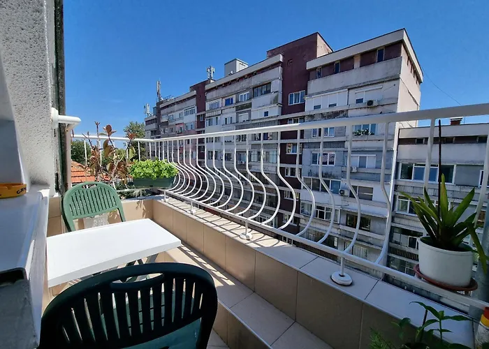 Two-floor Sunny In Centre Appartement
