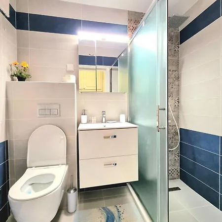 Two-floor Sunny In Centre * Μπουργκάς