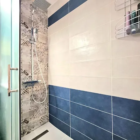 Two-floor Sunny In Centre Διαμέρισμα *