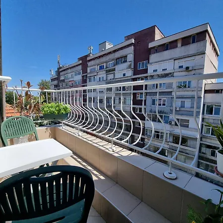 High Mezonet In The Center Apartment