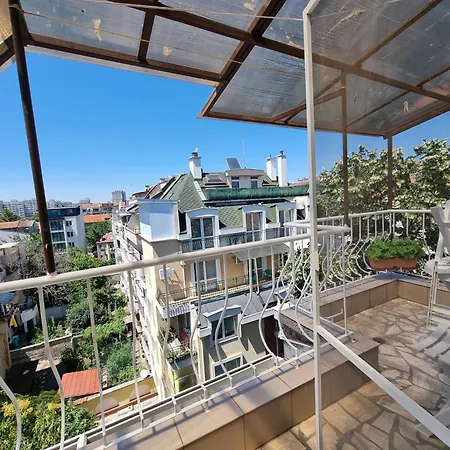 Two-floor Sunny In Centre Appartement