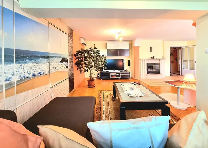 Two-floor Sunny In Centre Бургас